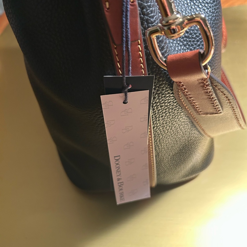 Dooney & Bourke Black & Brown Messenger Shoulder Bag wi/Wristlet Pebbled Leather - Picture 7 of 14